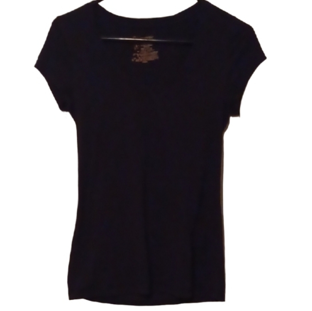 -- No Boundaries Classic Black Women's Top